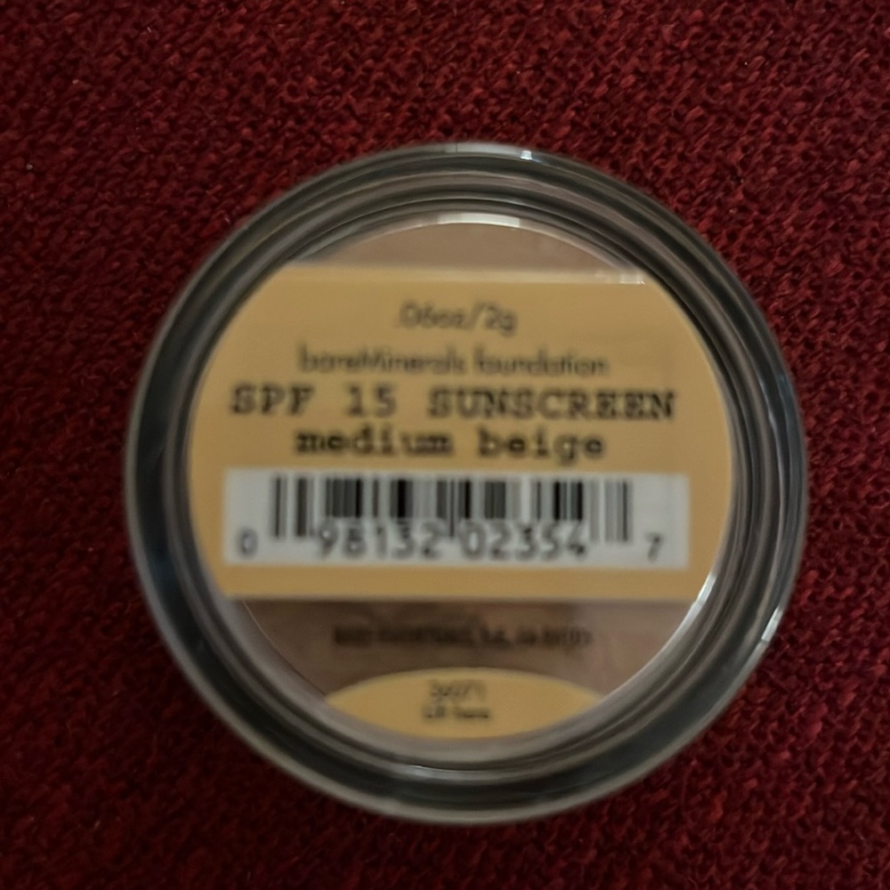 Bare minerals medium beige small size 2g NEW sealed